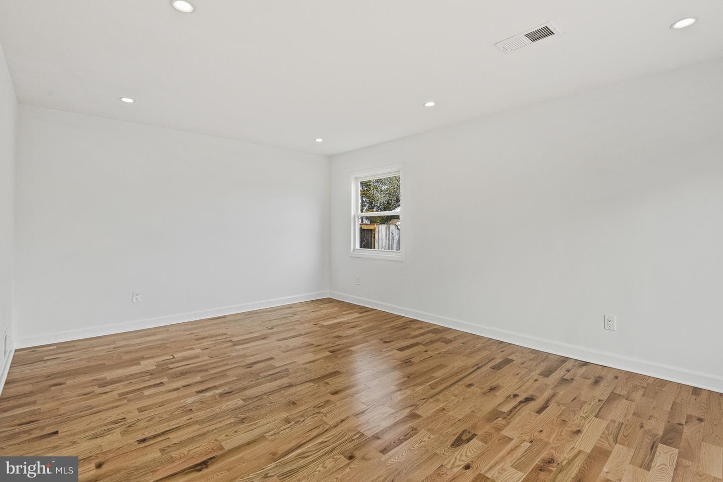 605 N York Road photo 20