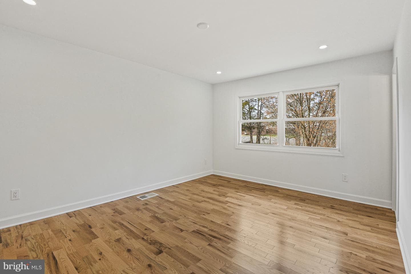 605 N York Road photo 23