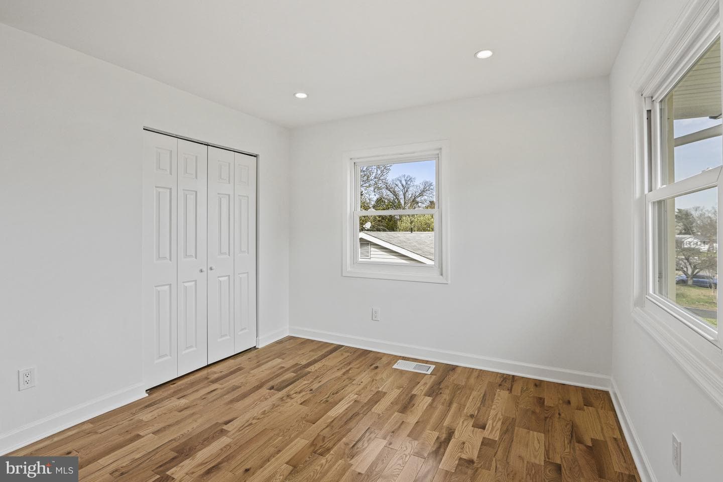 605 N York Road photo 29