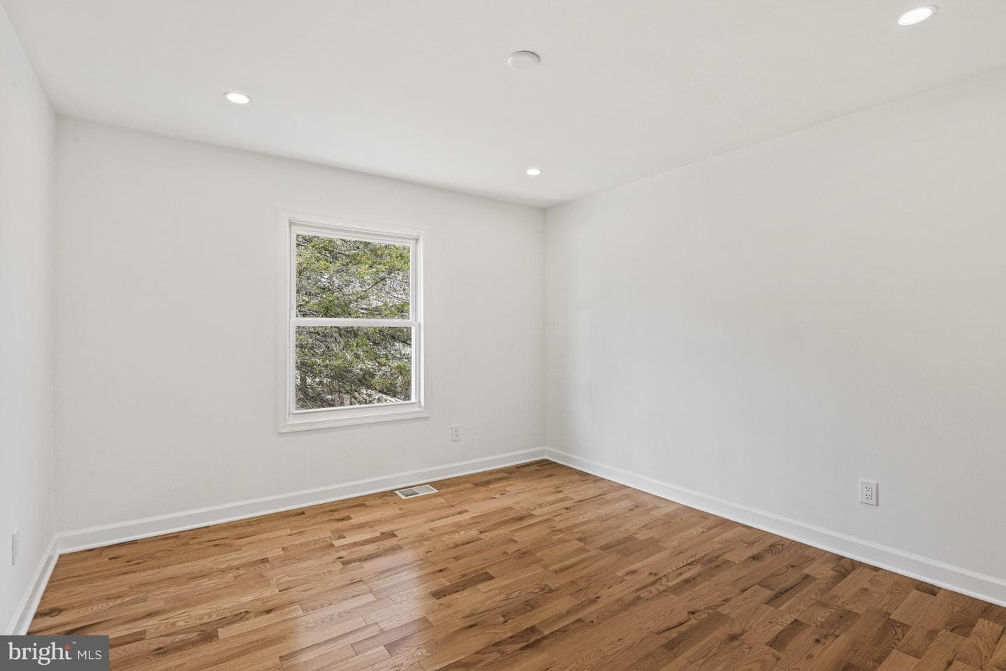 605 N York Road photo 30
