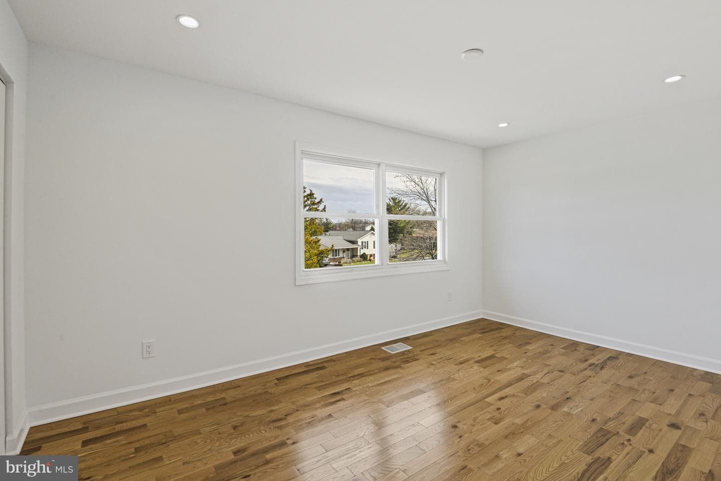 605 N York Road photo 36