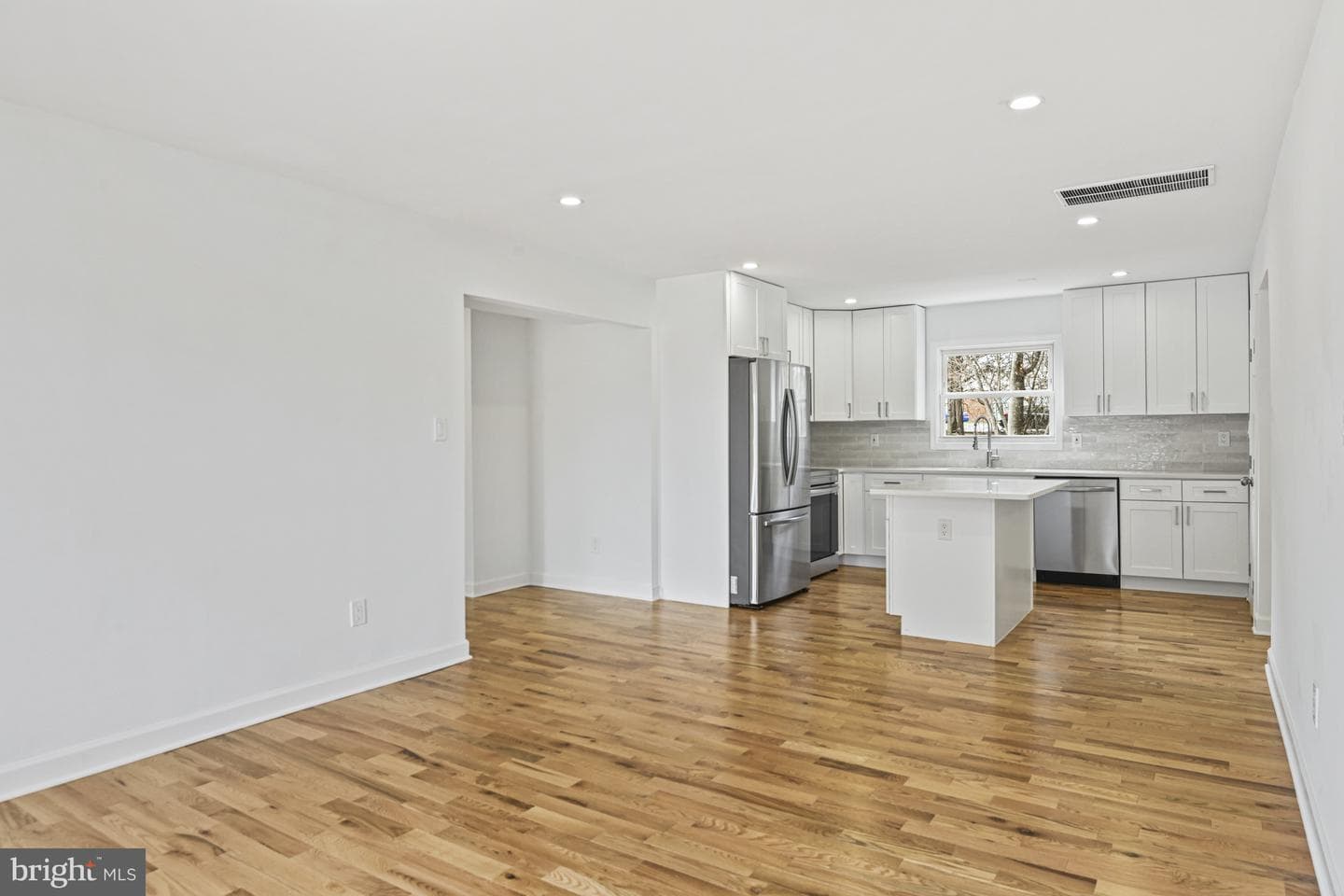 605 N York Road photo 4