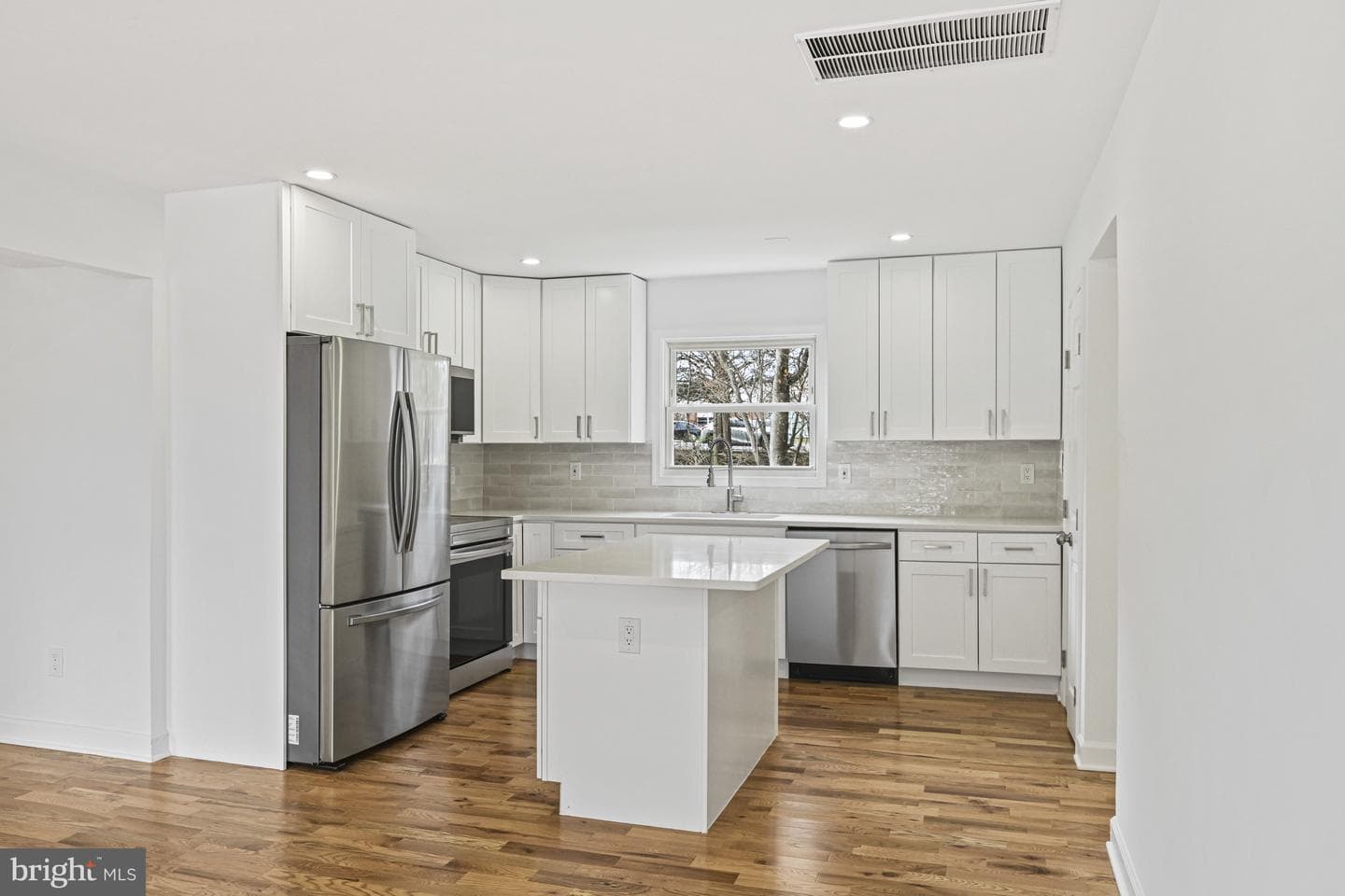 605 N York Road photo 7