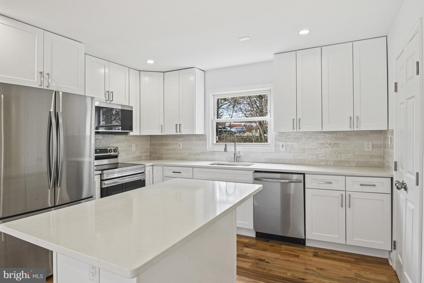 605 N York Road photo 9