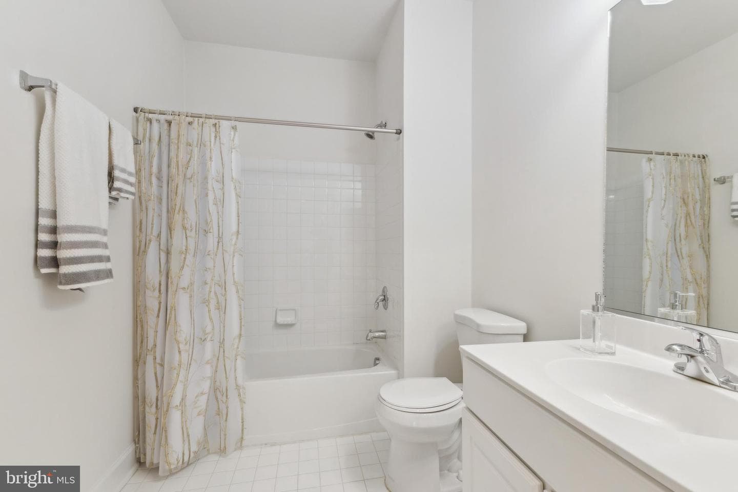 44446 Oakmont Manor Square photo 16