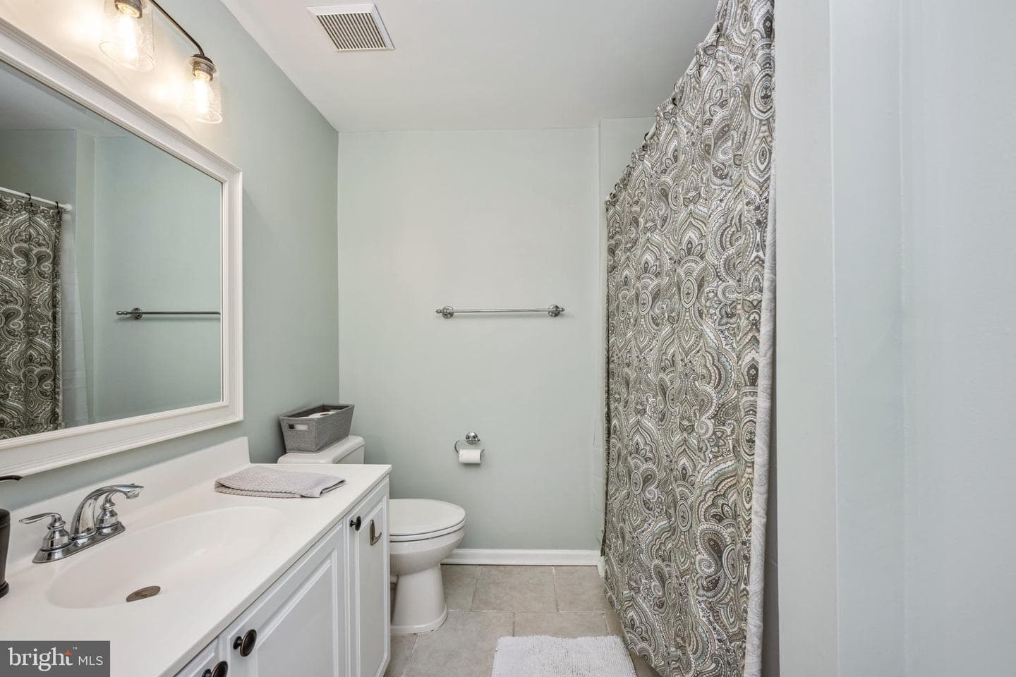 20421 Doncaster Terrace photo 32