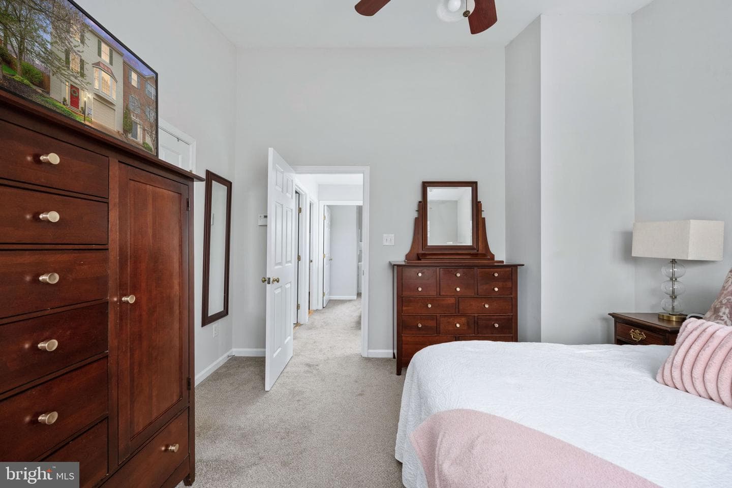 20421 Doncaster Terrace photo 37