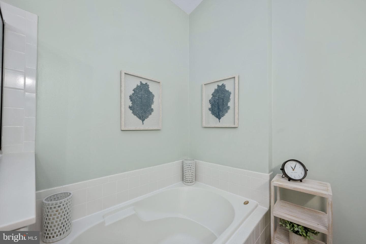 20421 Doncaster Terrace photo 39