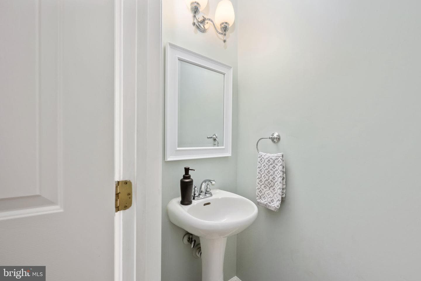 20421 Doncaster Terrace photo 7