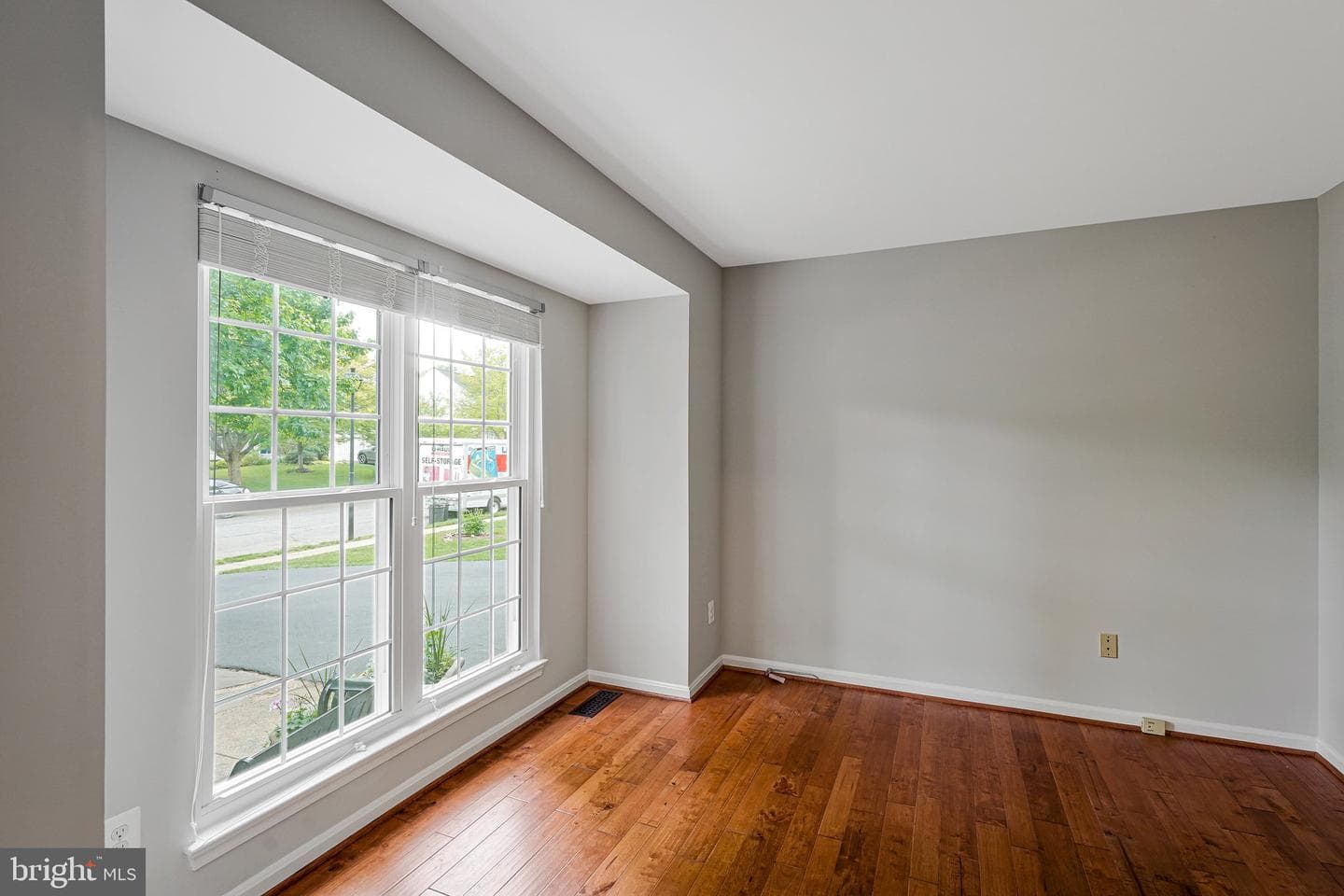 218 Foxborough Drive SW photo 24