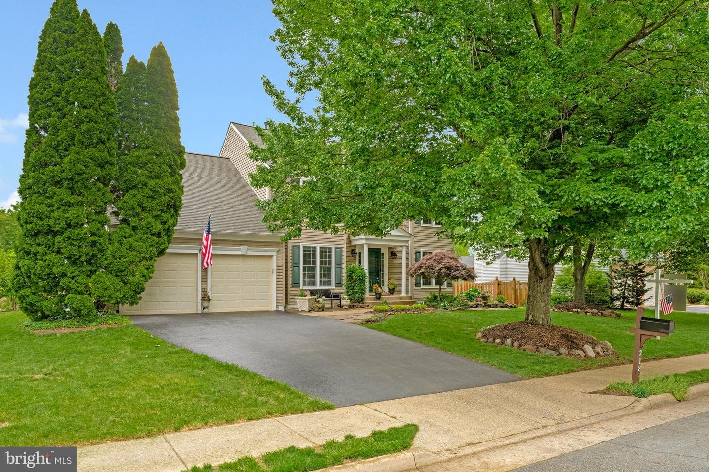 218 Foxborough Drive SW photo 3