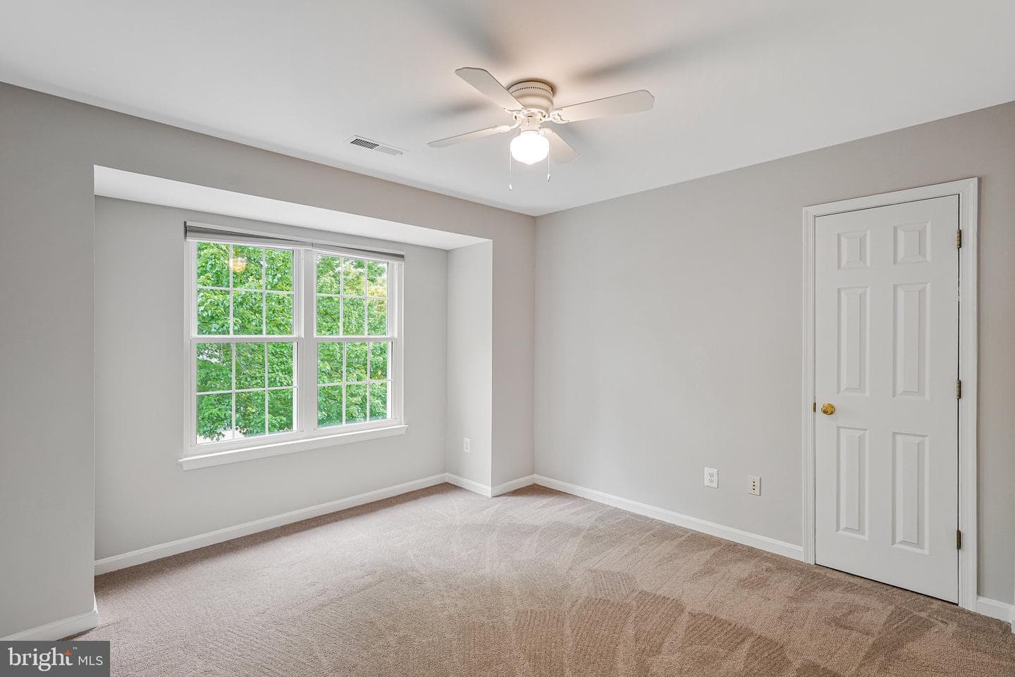218 Foxborough Drive SW photo 33