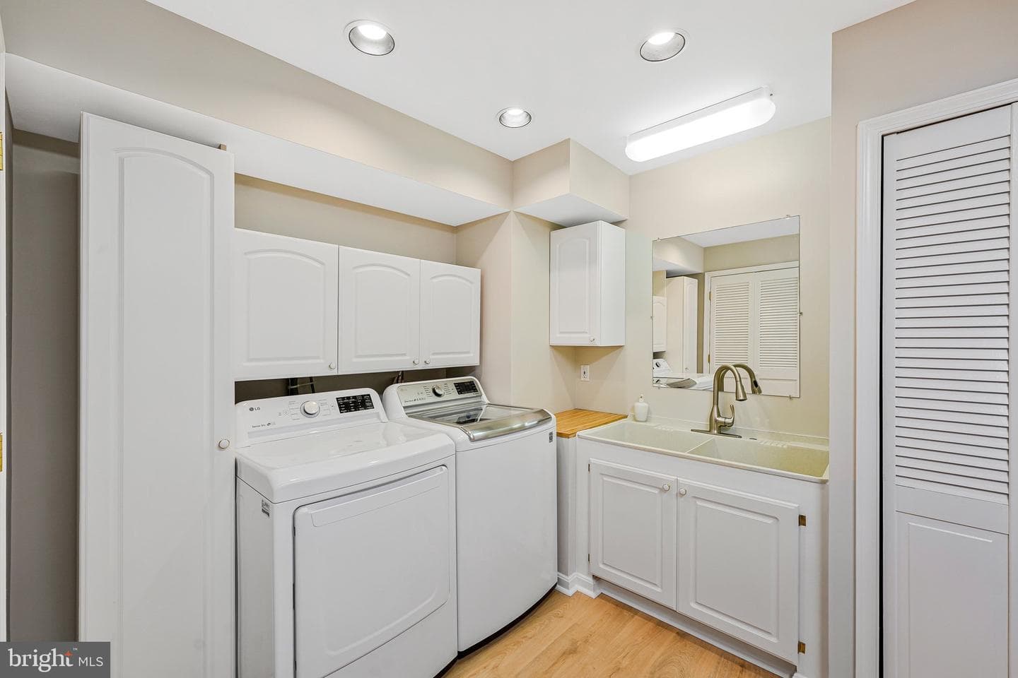218 Foxborough Drive SW photo 43