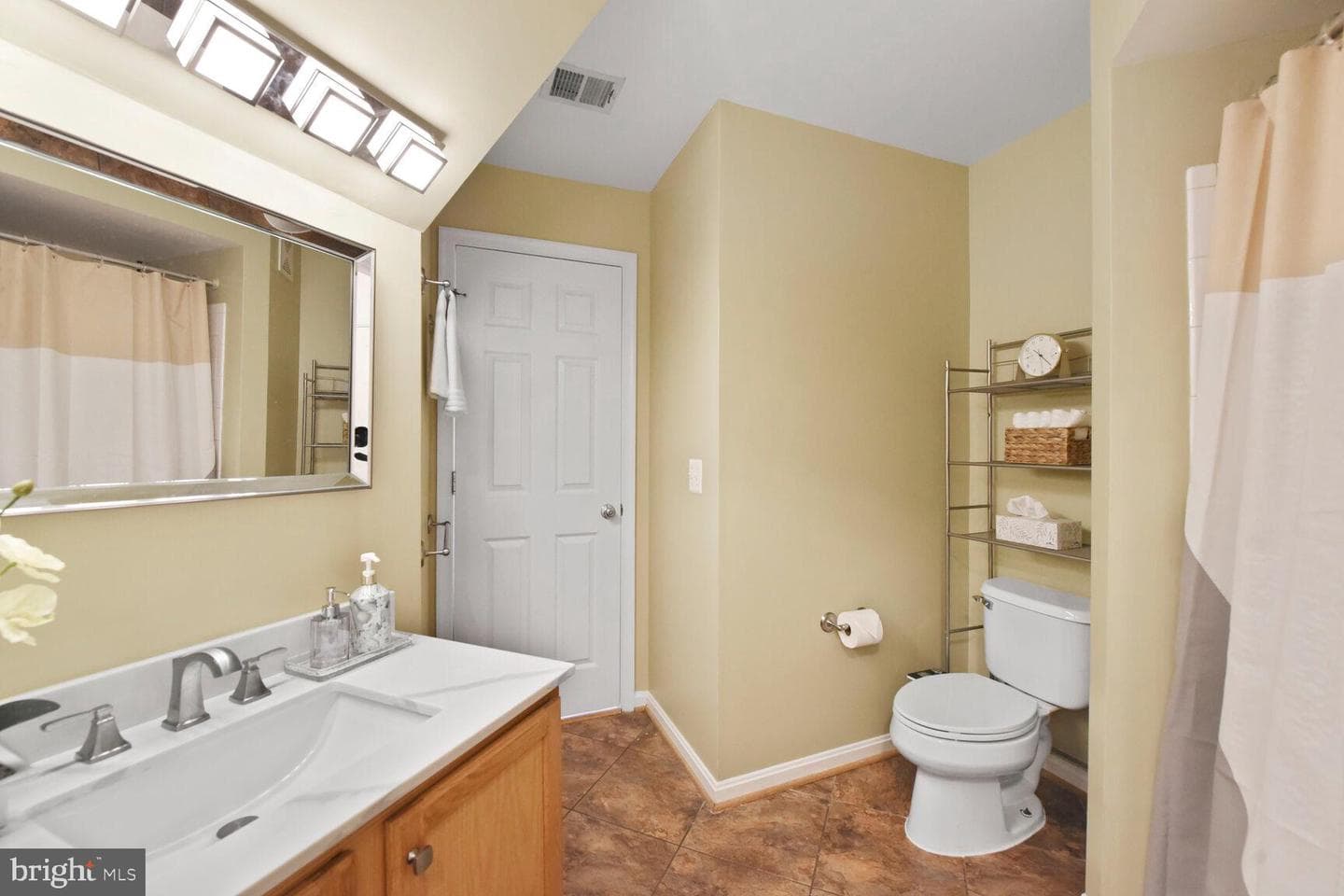 21875 Railway Terrace #301 photo 7