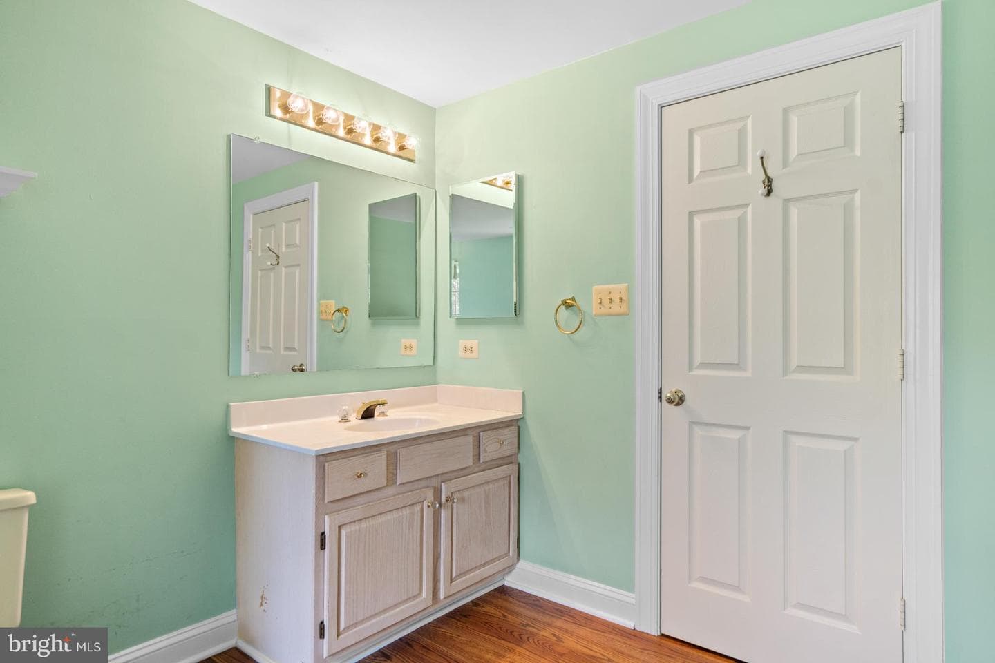 17001 Lakewood Court photo 23