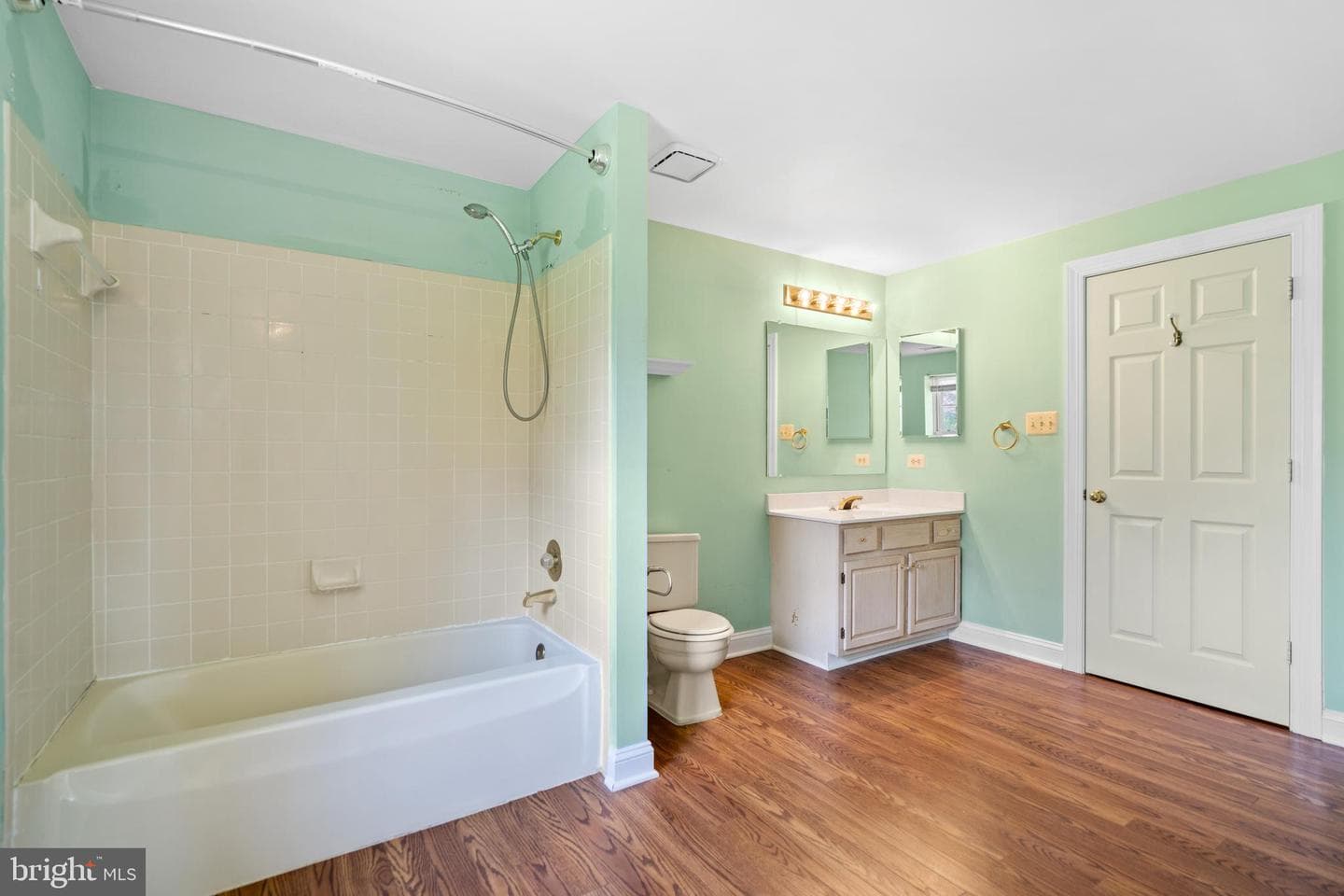 17001 Lakewood Court photo 24