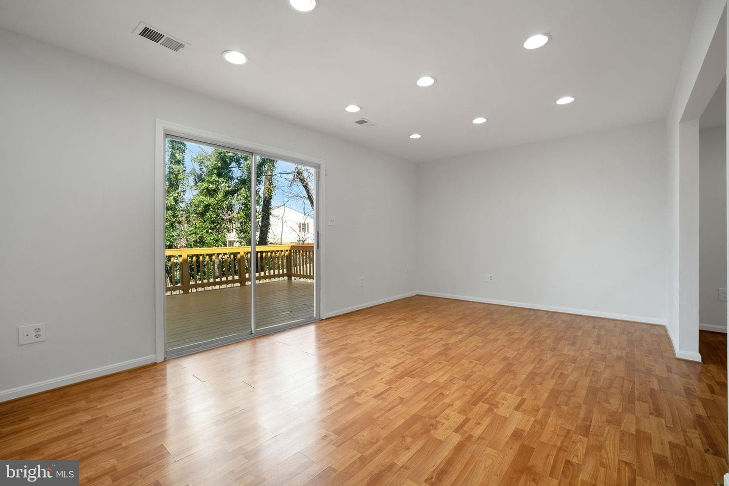 199 Meadows Lane NE photo 10