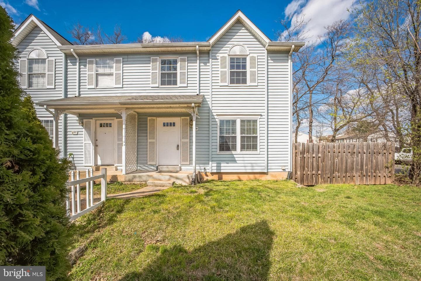 199 Meadows Lane NE photo 2