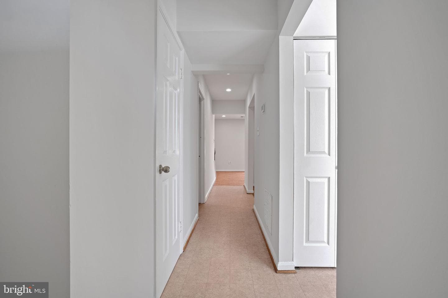 199 Meadows Lane NE photo 4