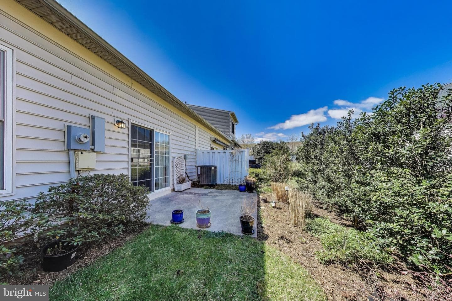 44360 Maltese Falcon Square photo 11