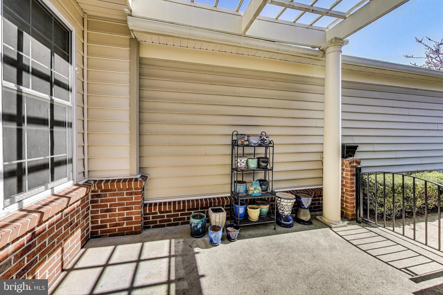44360 Maltese Falcon Square photo 14