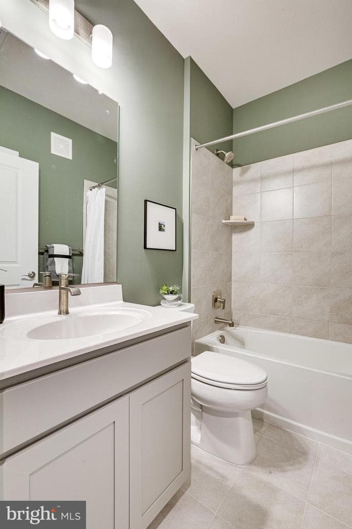 21731 Dovekie Terrace #303 photo 30