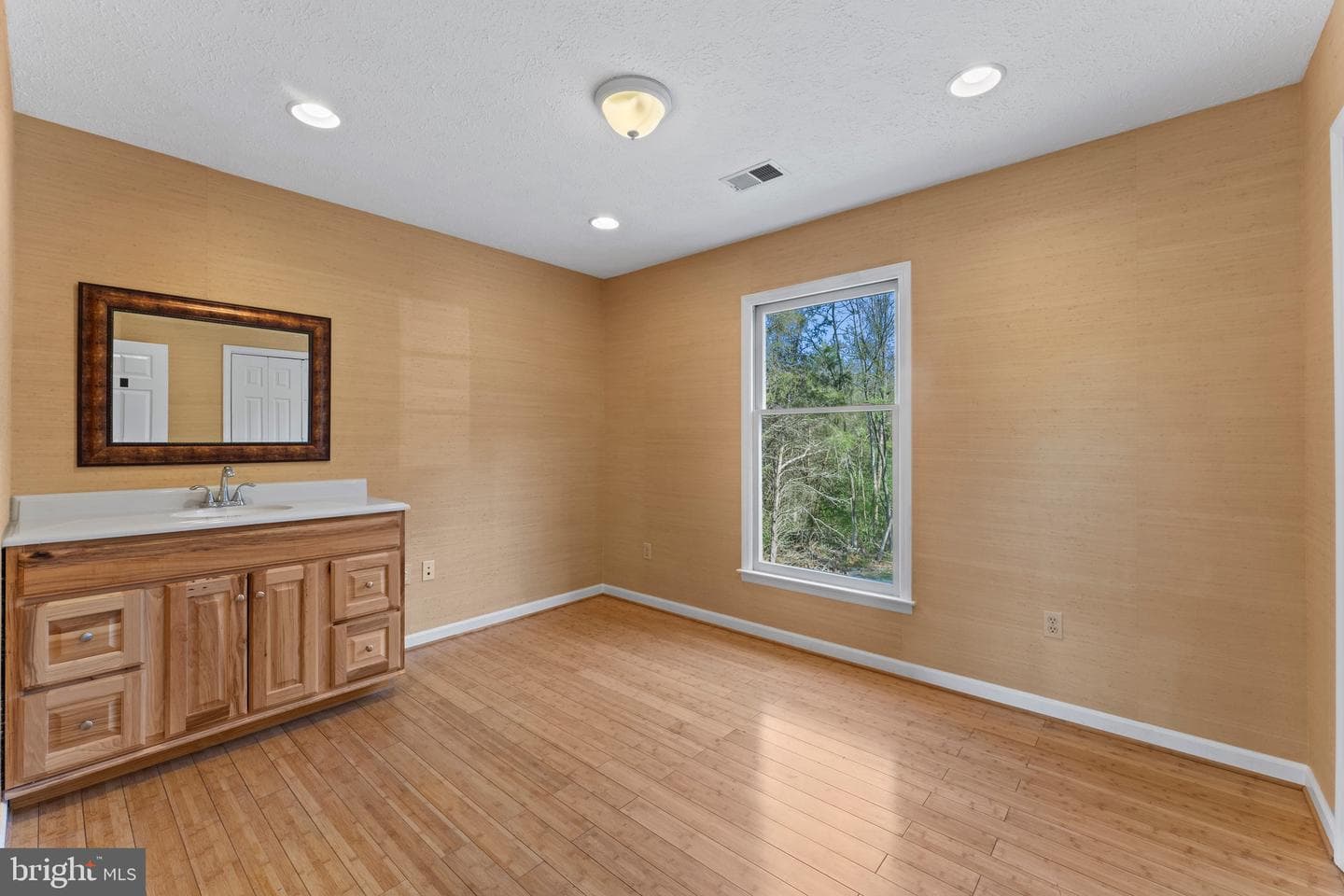 39070 Little River Turnpike photo 35