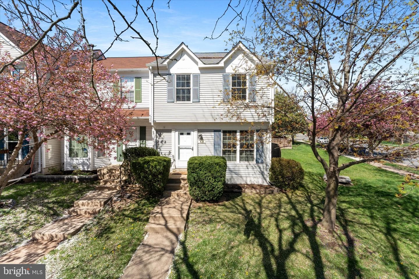 832 Smartts Lane NE photo 1