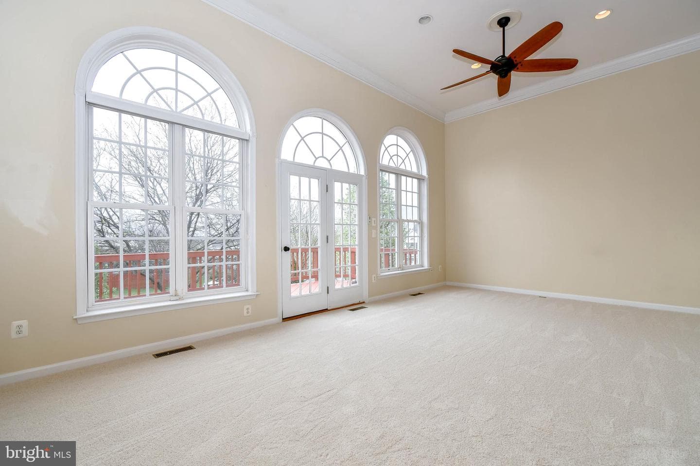 42744 Falls View Square photo 13