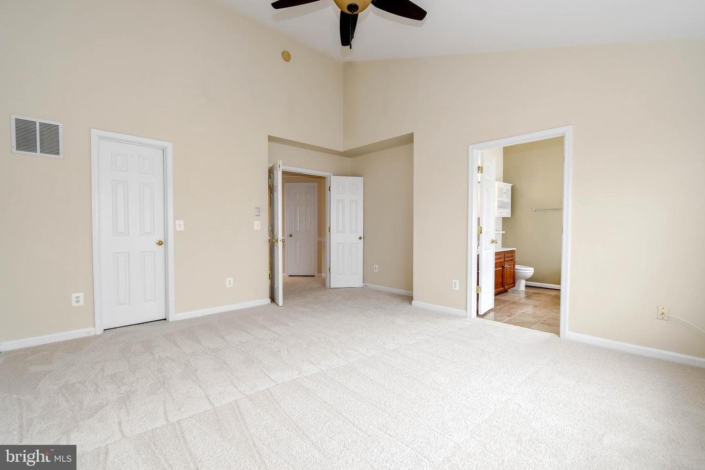 42744 Falls View Square photo 33