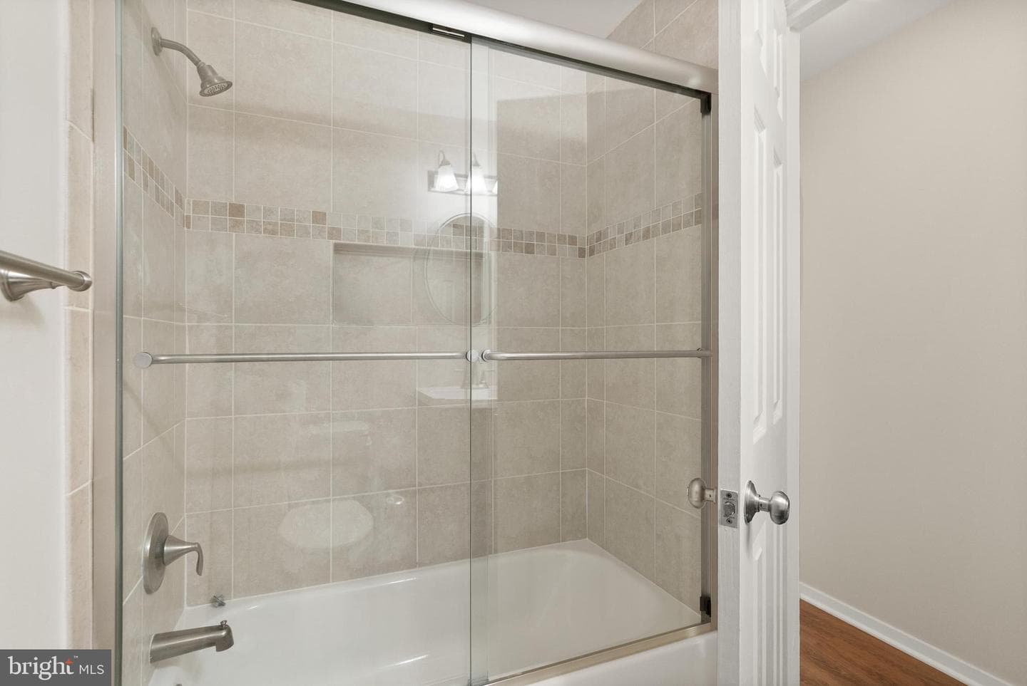 112 Newbury Place photo 31