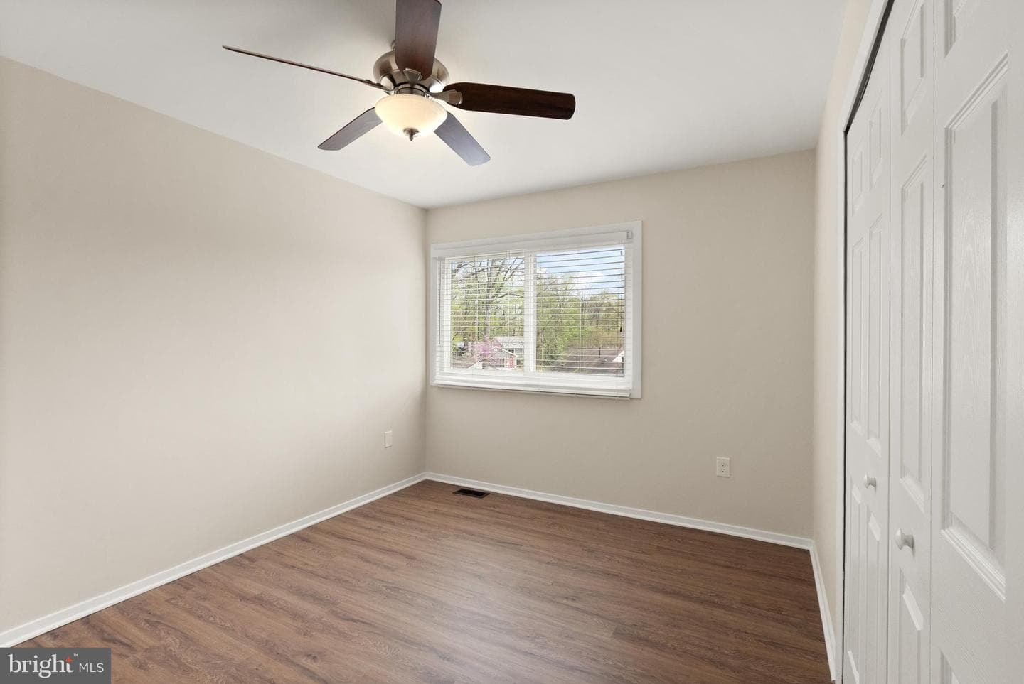 112 Newbury Place photo 33