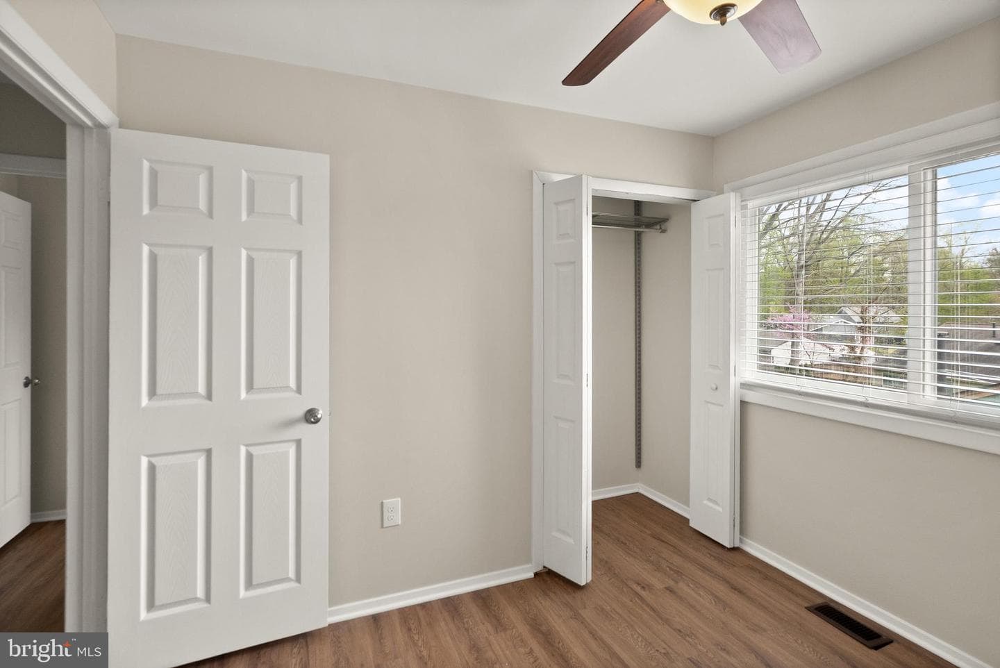 112 Newbury Place photo 35