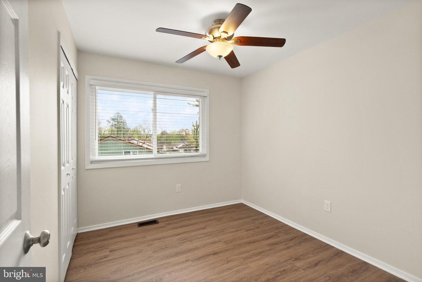 112 Newbury Place photo 36