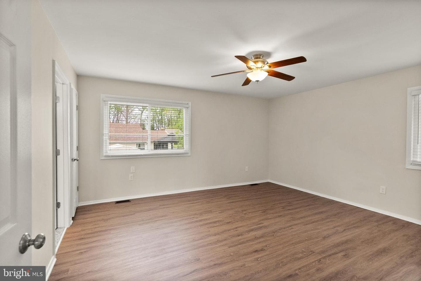 112 Newbury Place photo 37