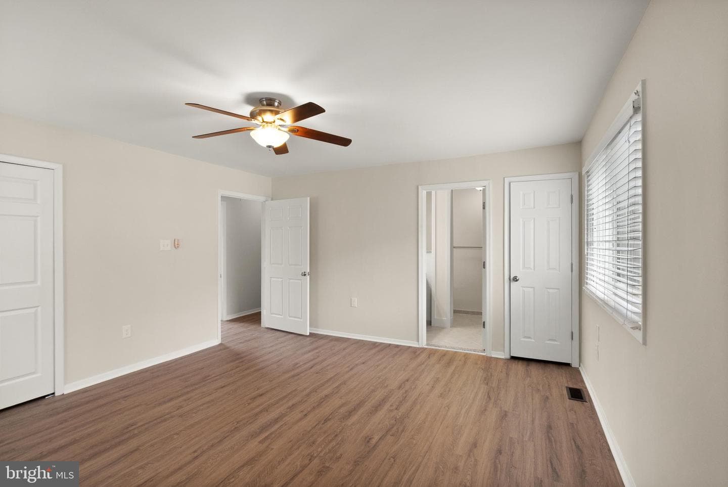 112 Newbury Place photo 38