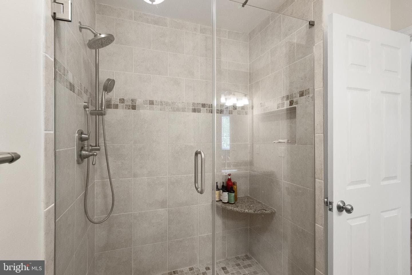112 Newbury Place photo 42
