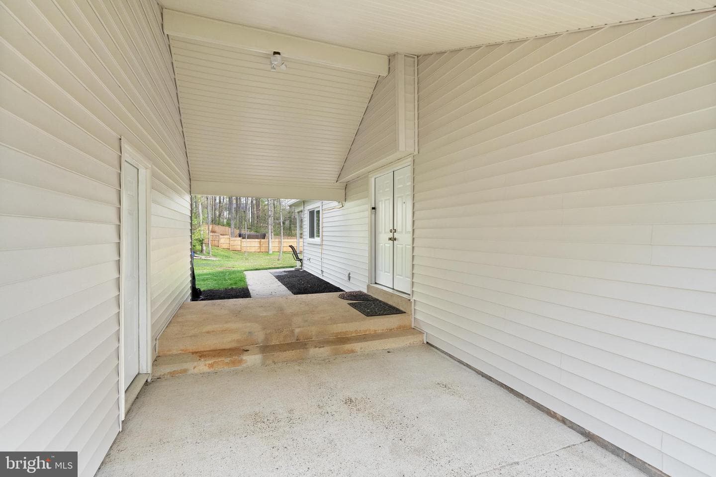 112 Newbury Place photo 5