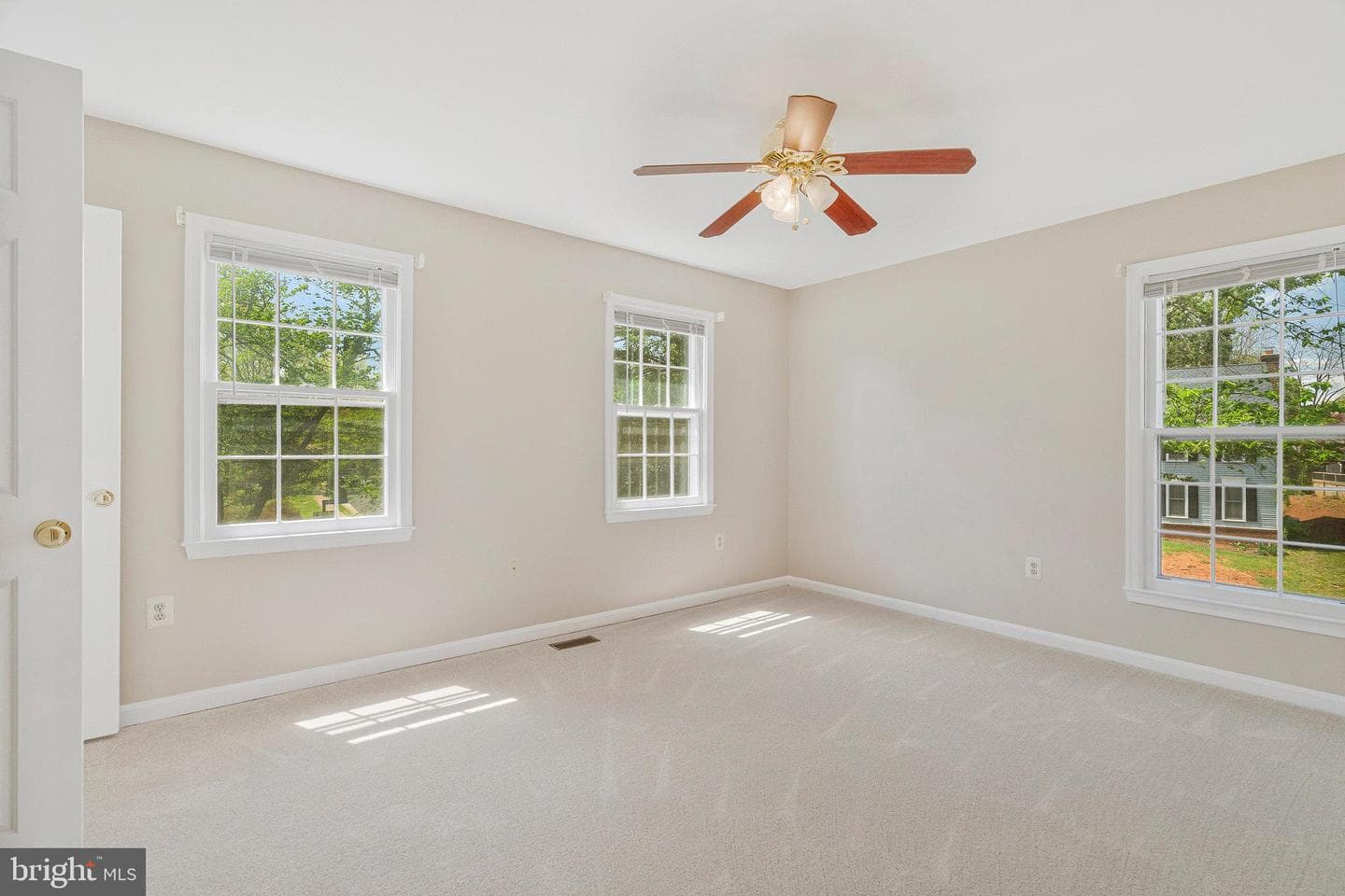 200 Hawkins Lane photo 17