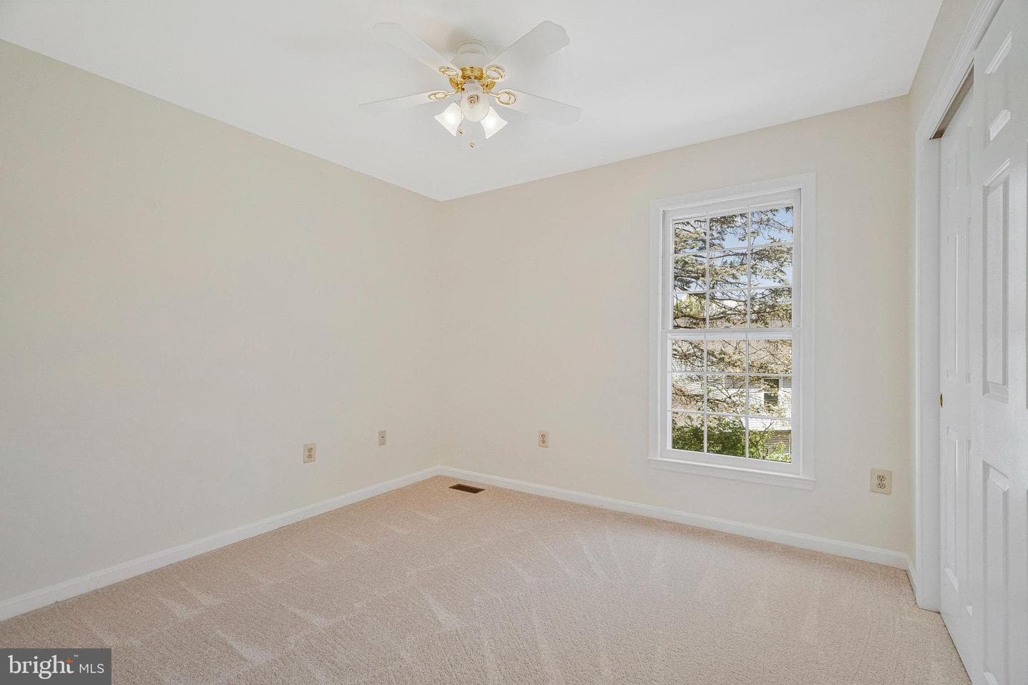 200 Hawkins Lane photo 19