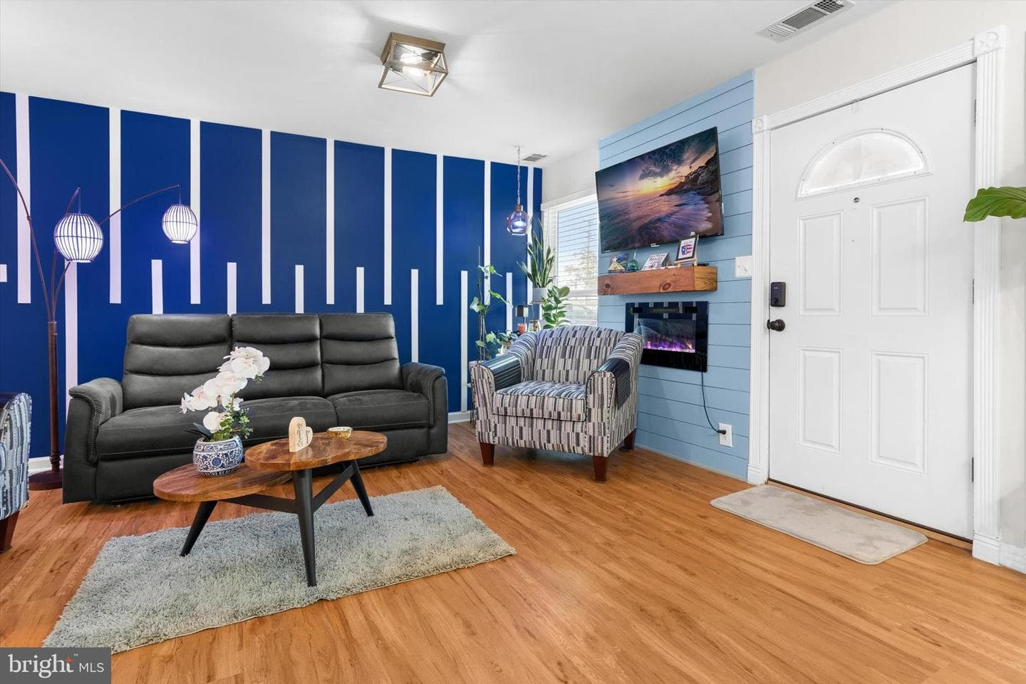 1039 Warwick Court photo 4