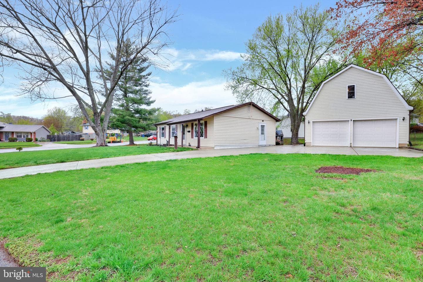 406 W Beech Road photo 19
