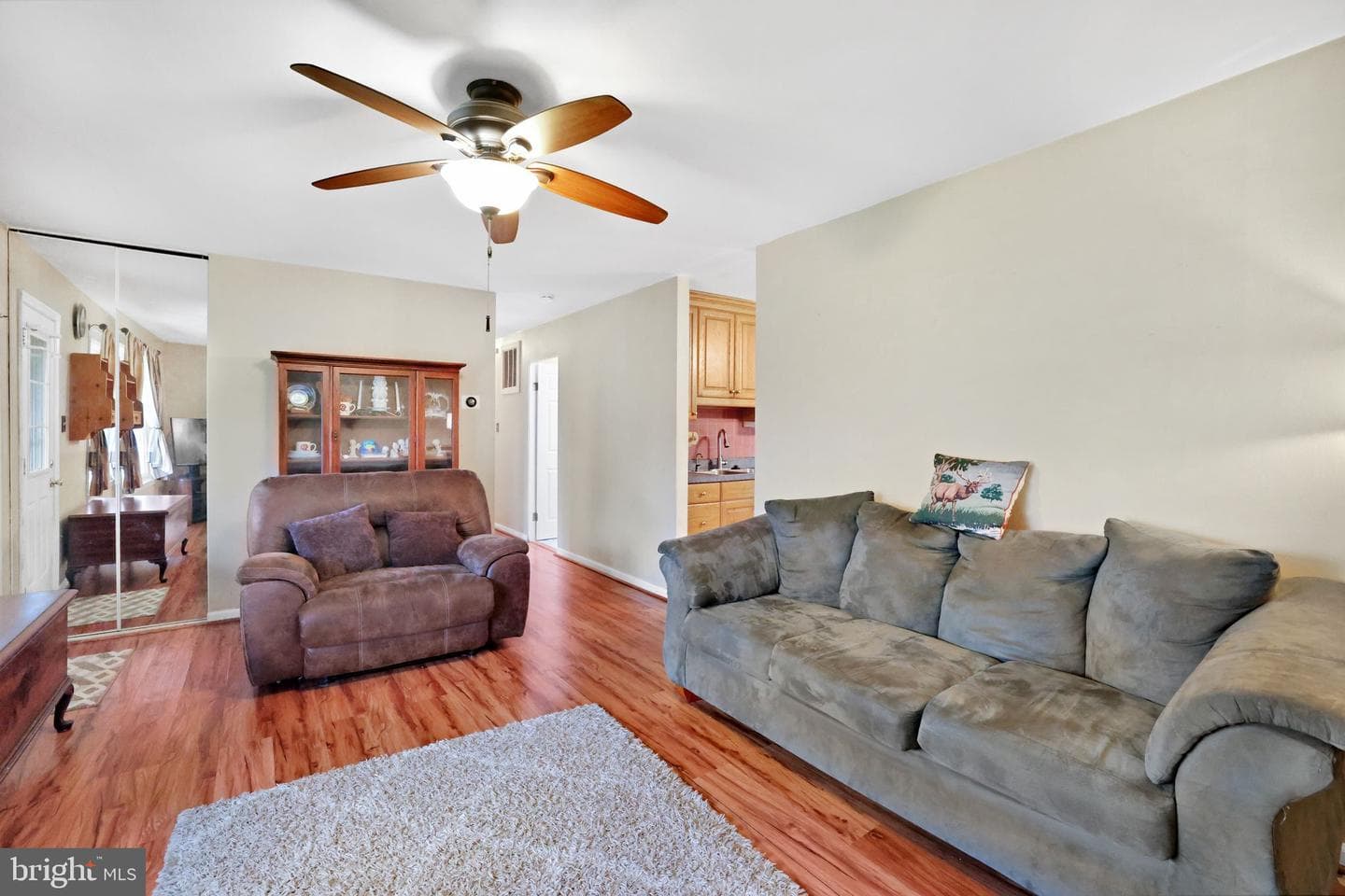 406 W Beech Road photo 3