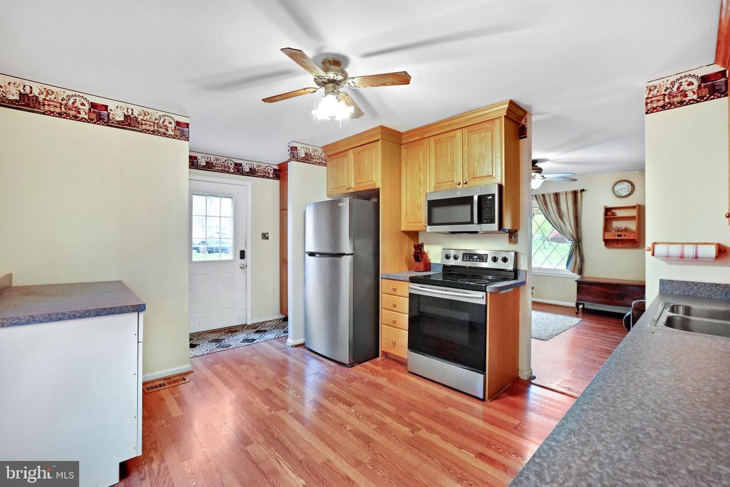 406 W Beech Road photo 6