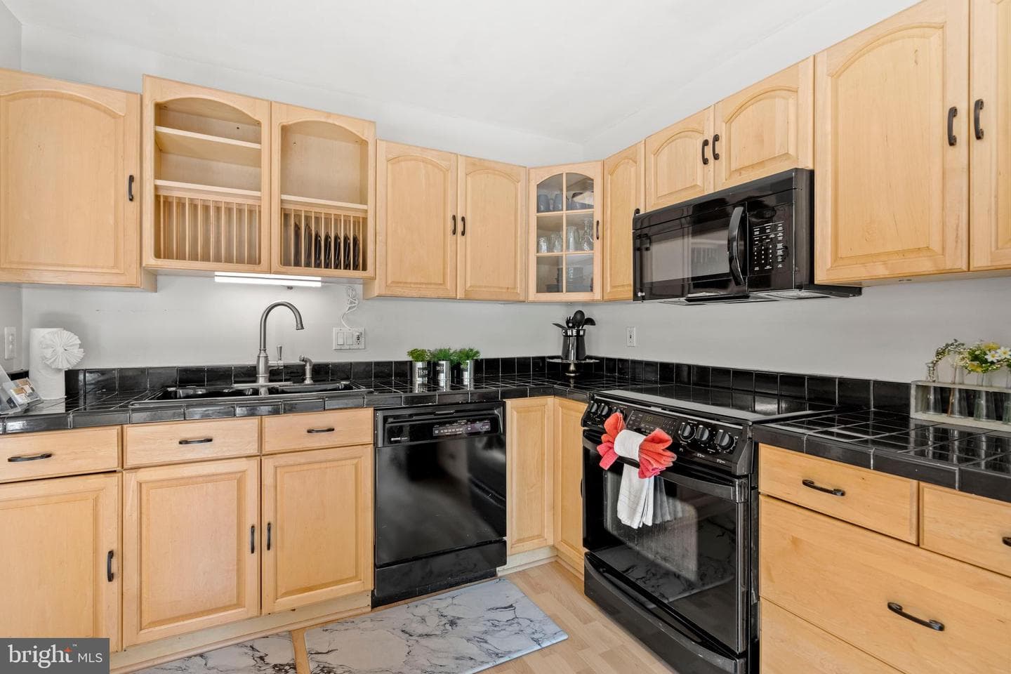 43774 Laburnum Square photo 15