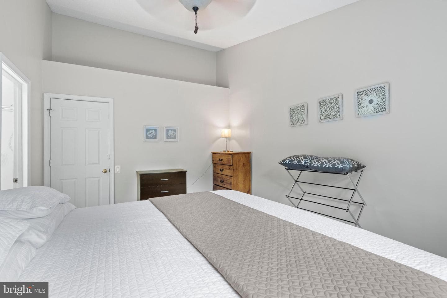 43774 Laburnum Square photo 24