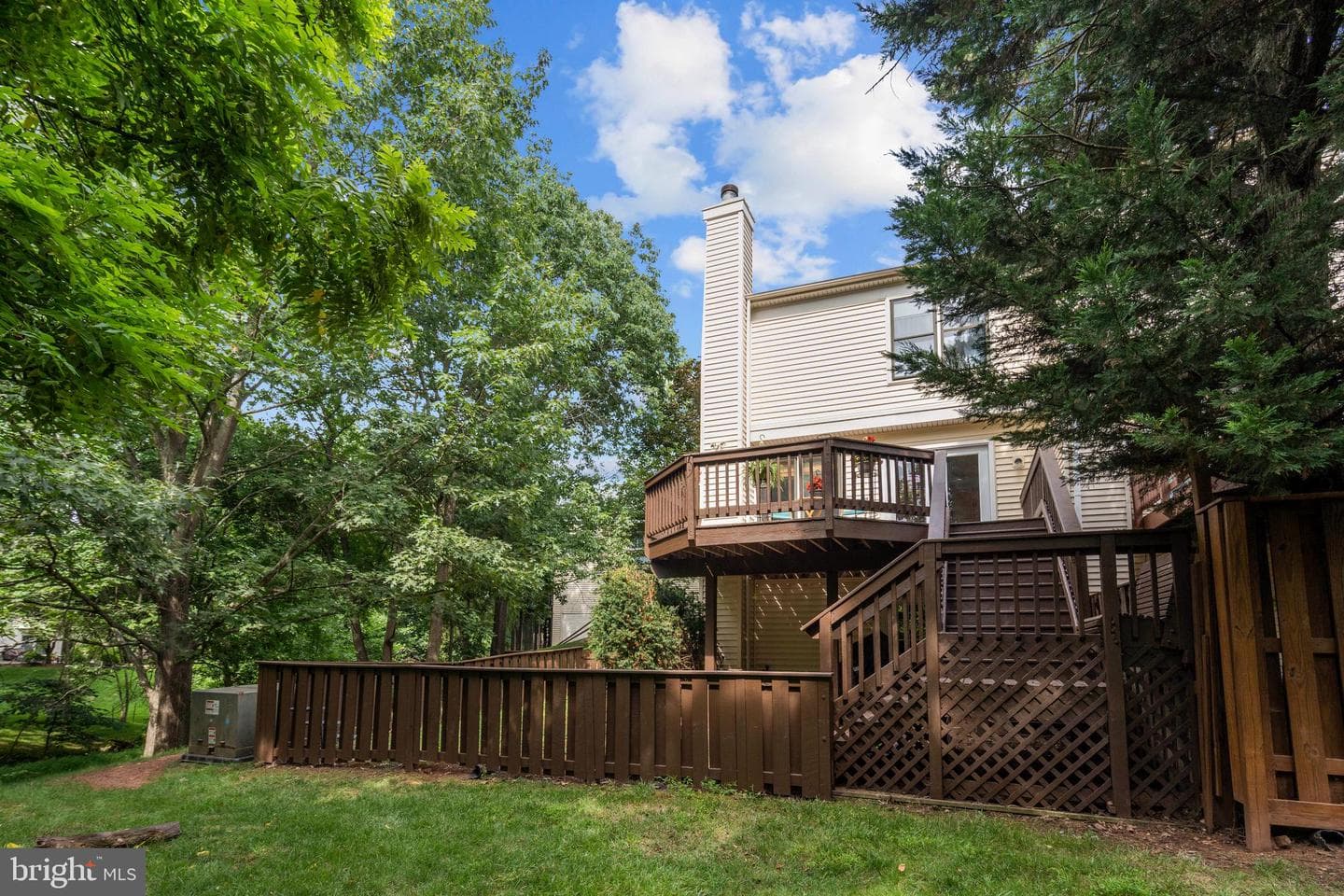 43774 Laburnum Square photo 3