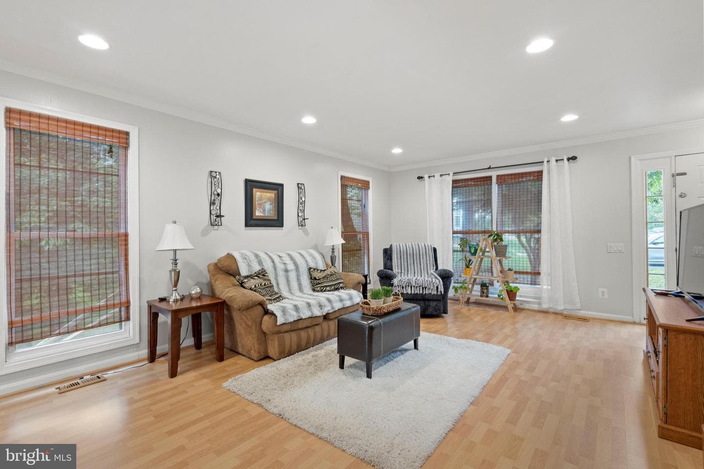 43774 Laburnum Square photo 5
