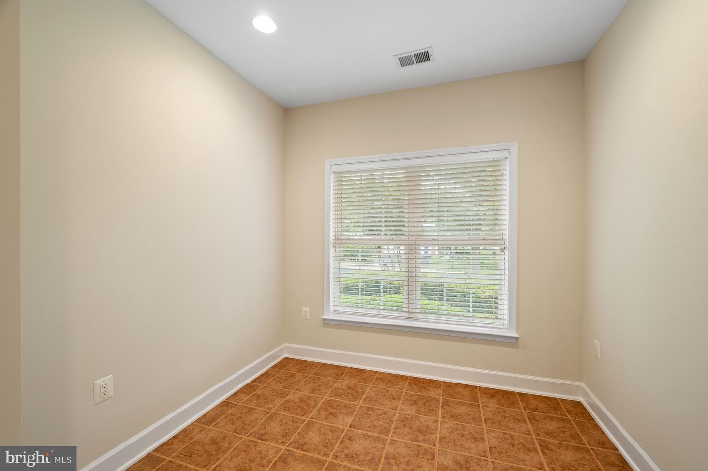 20449 Rosses Point Court photo 8
