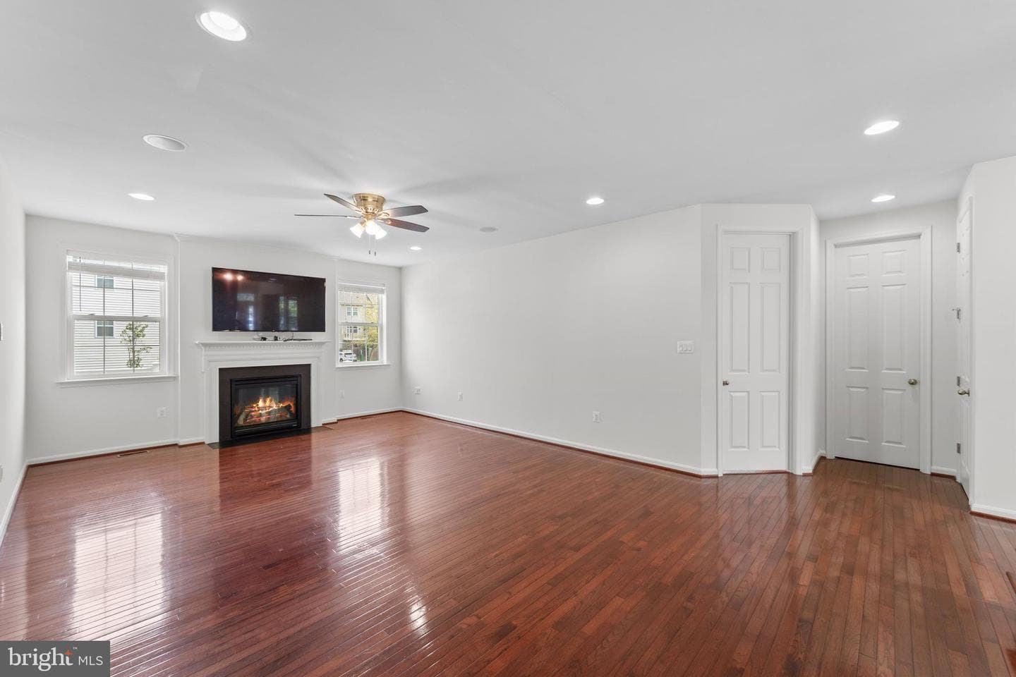 24880 Myers Glen Place photo 14